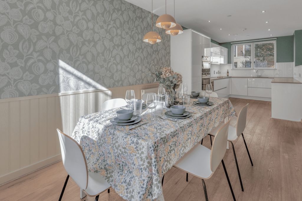 Property photo 3 of 32