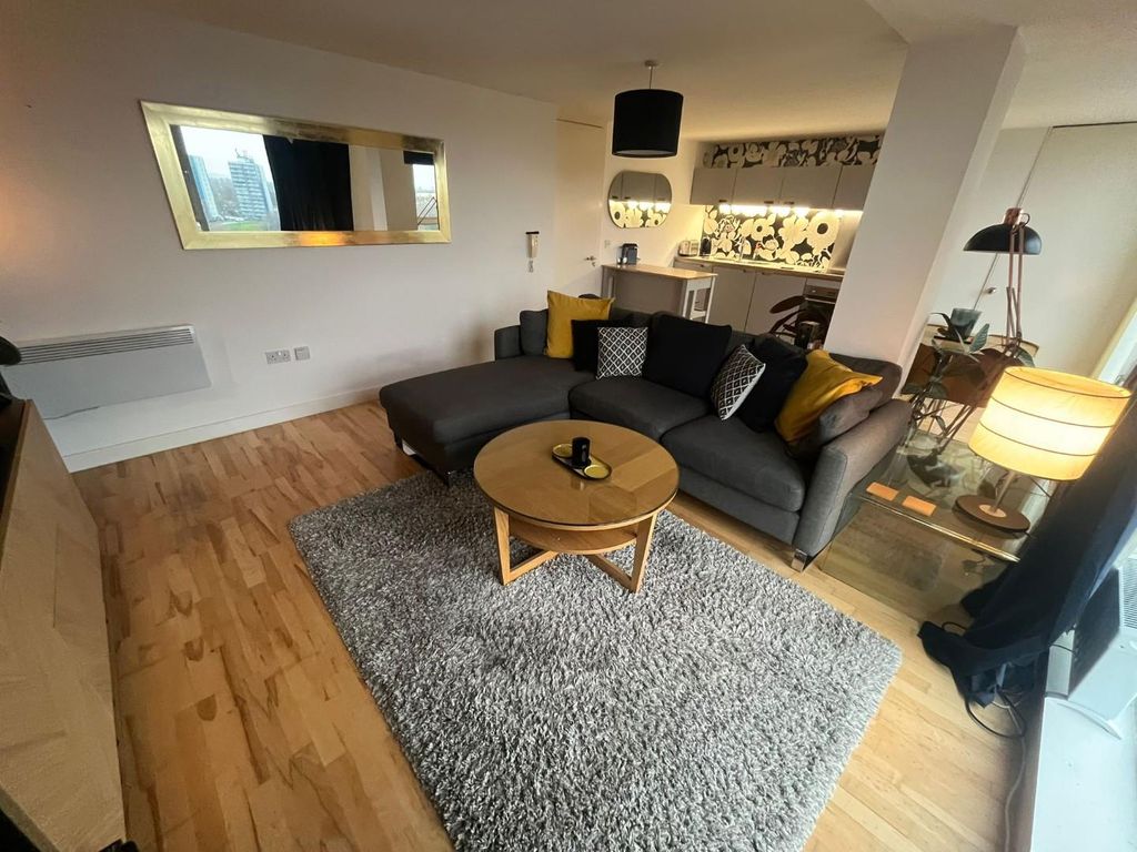 Property photo 2 of 14 Lounge