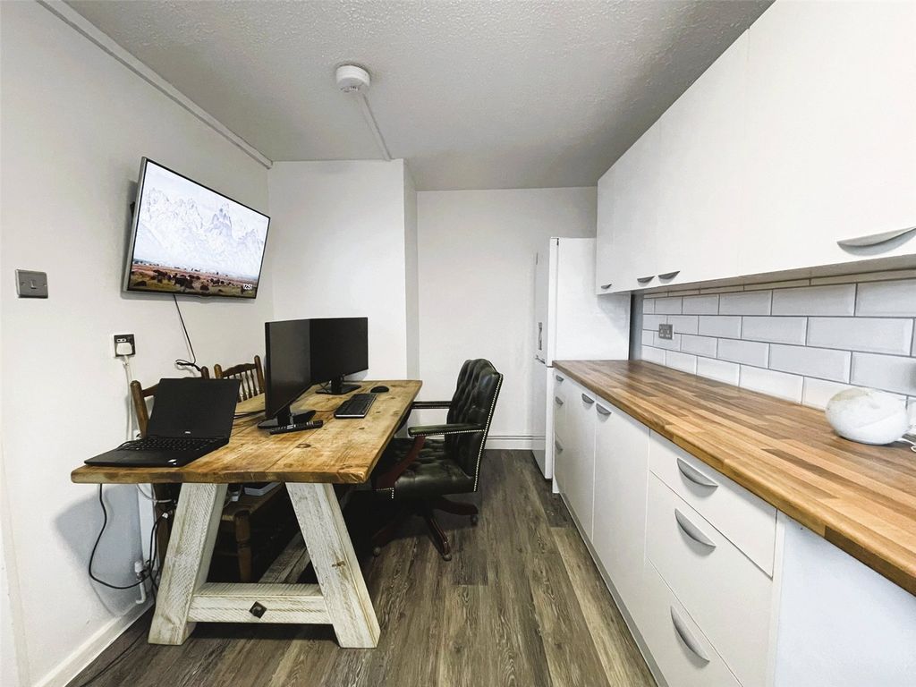 Property photo 3 of 13 Picture No. 06