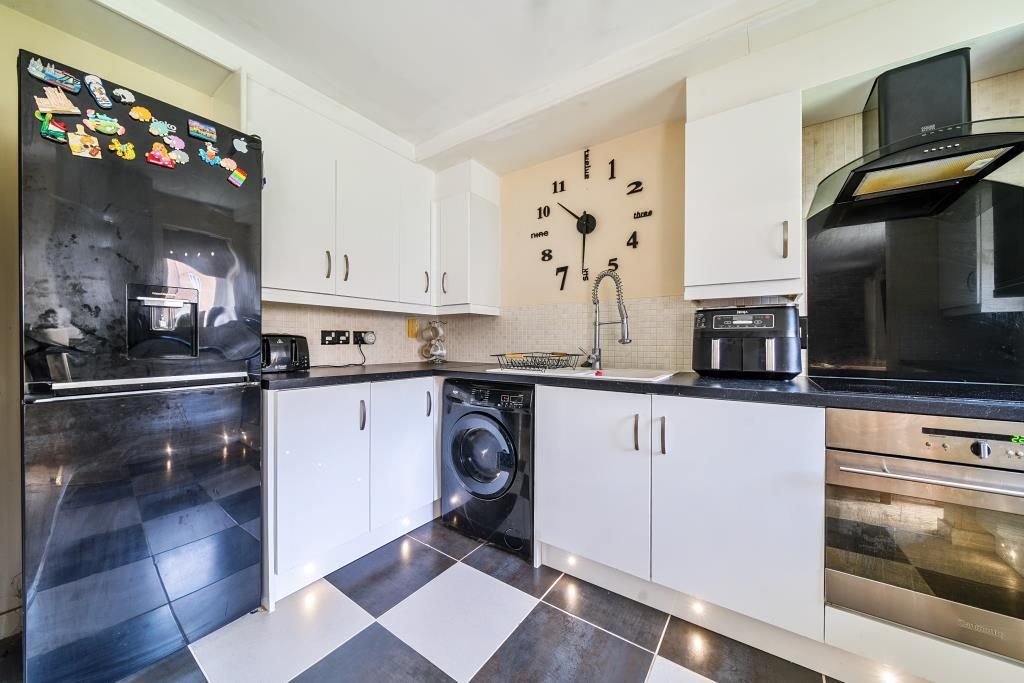 Property photo 2 of 17 Kitchen