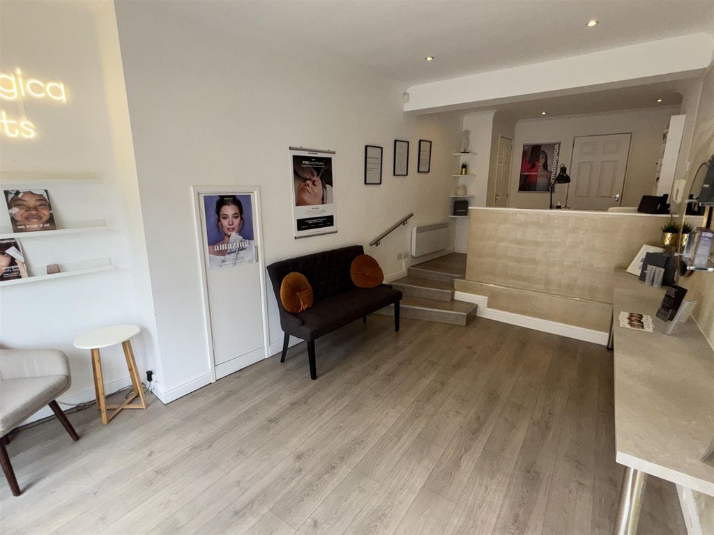 Property photo 1 of 8 Photo 0