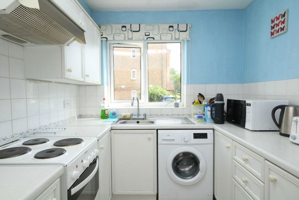 Property photo 3 of 4