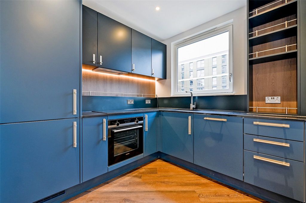 Property photo 3 of 14 Kitchen