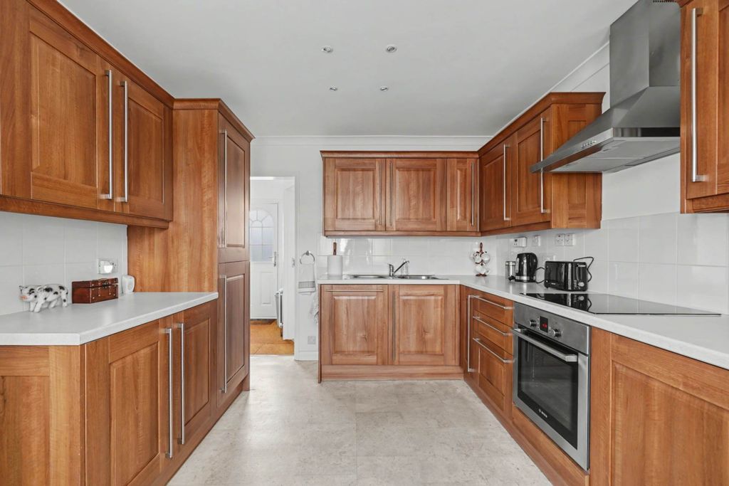 Property photo 3 of 21