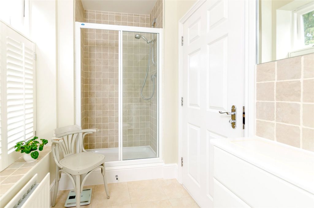 Additional image 13 of 2 bed flat for saleGuildford, Surrey GU1
