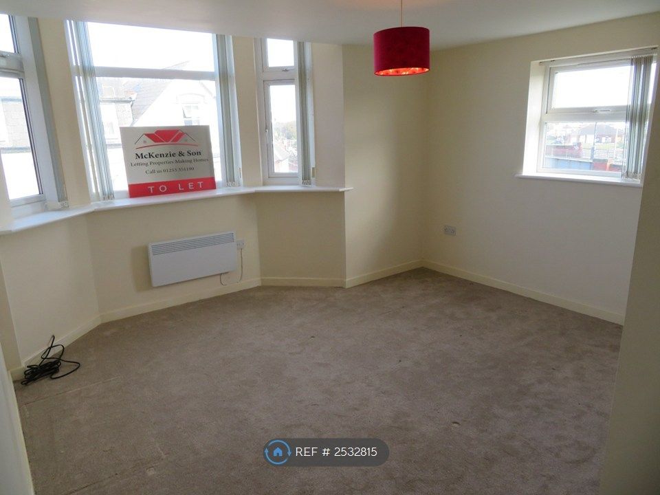Property photo 2 of 27