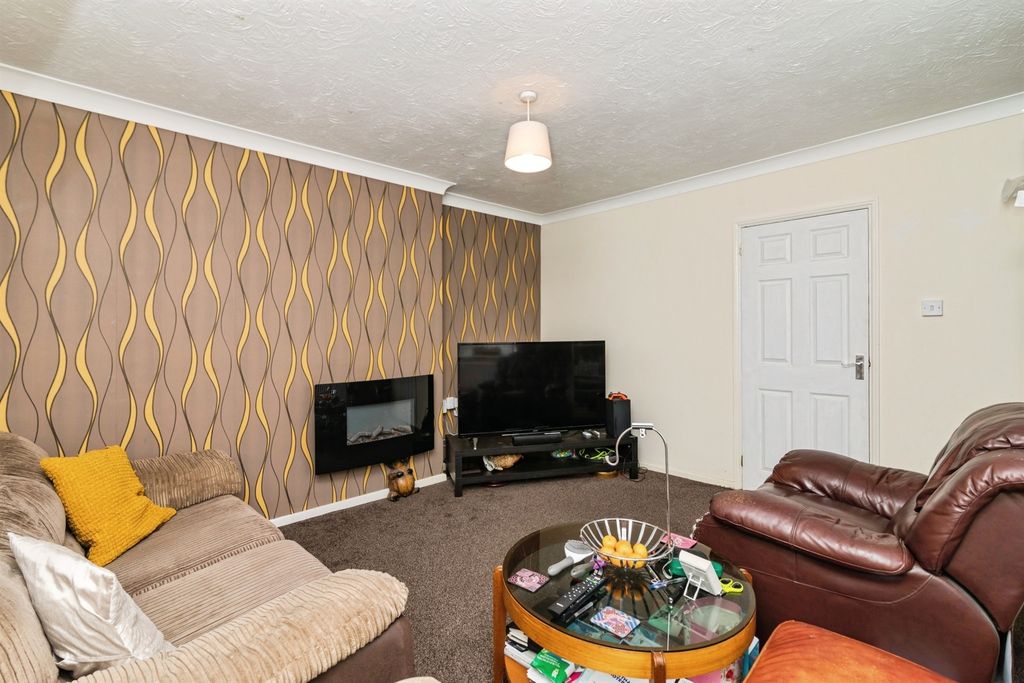 Property photo 3 of 20