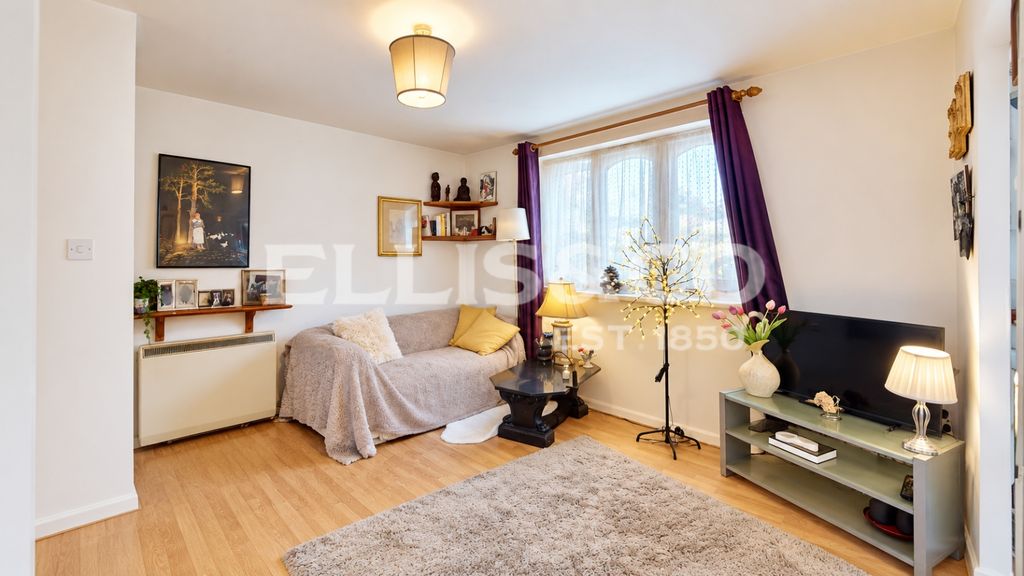 Property photo 2 of 13 Picture No. 24