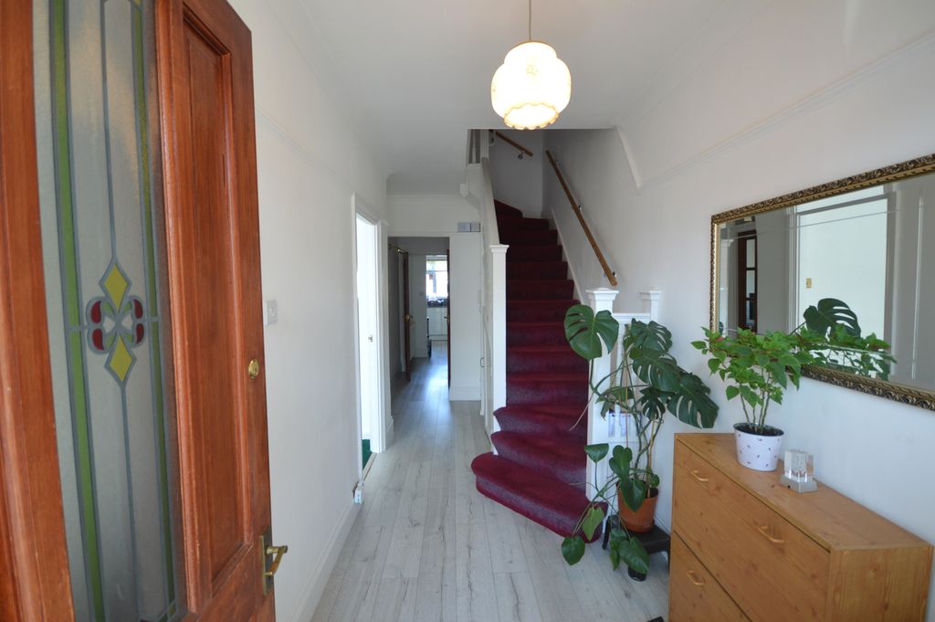 Property photo 2 of 24