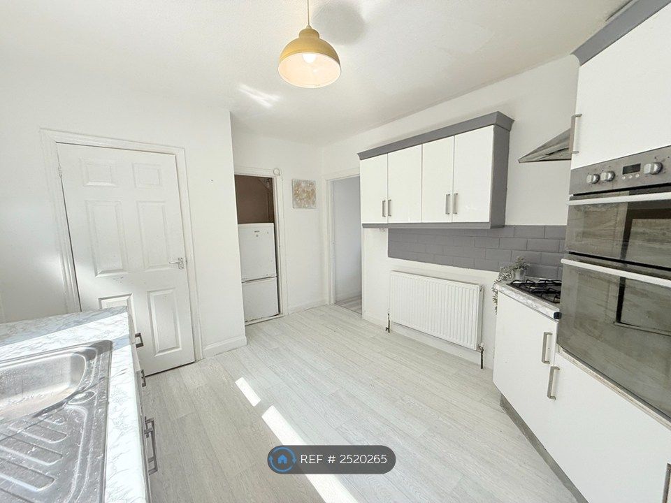 Property photo 2 of 24