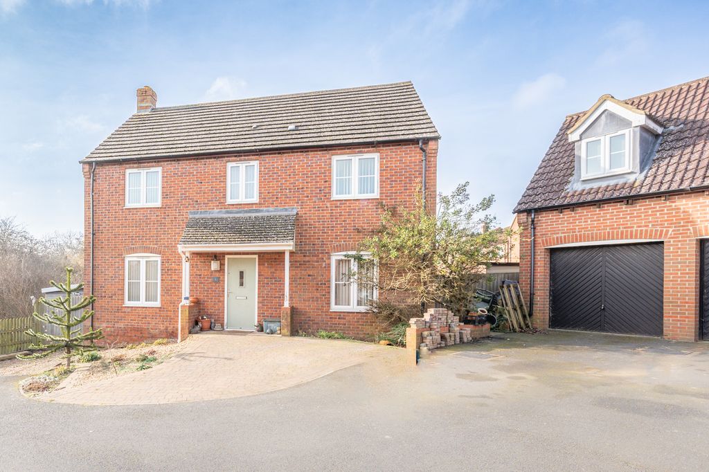 Property photo 1 of 12