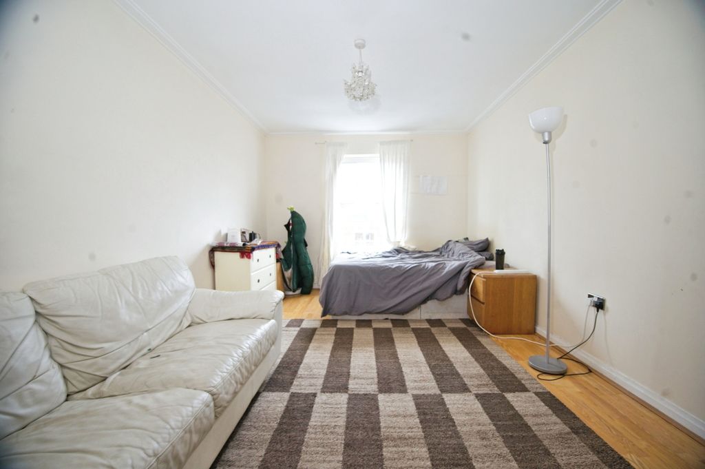 Additional image 8 of 3 bed flat for saleLynton Court, Cardiff, South Glamorgan CF10