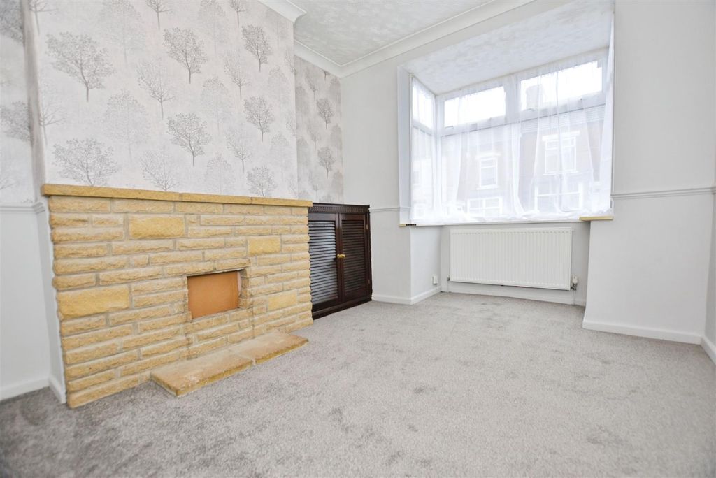 Property photo 2 of 17 Living Room