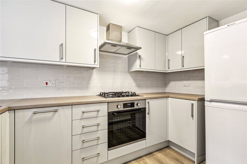 Property photo 3 of 11 Picture No. 14