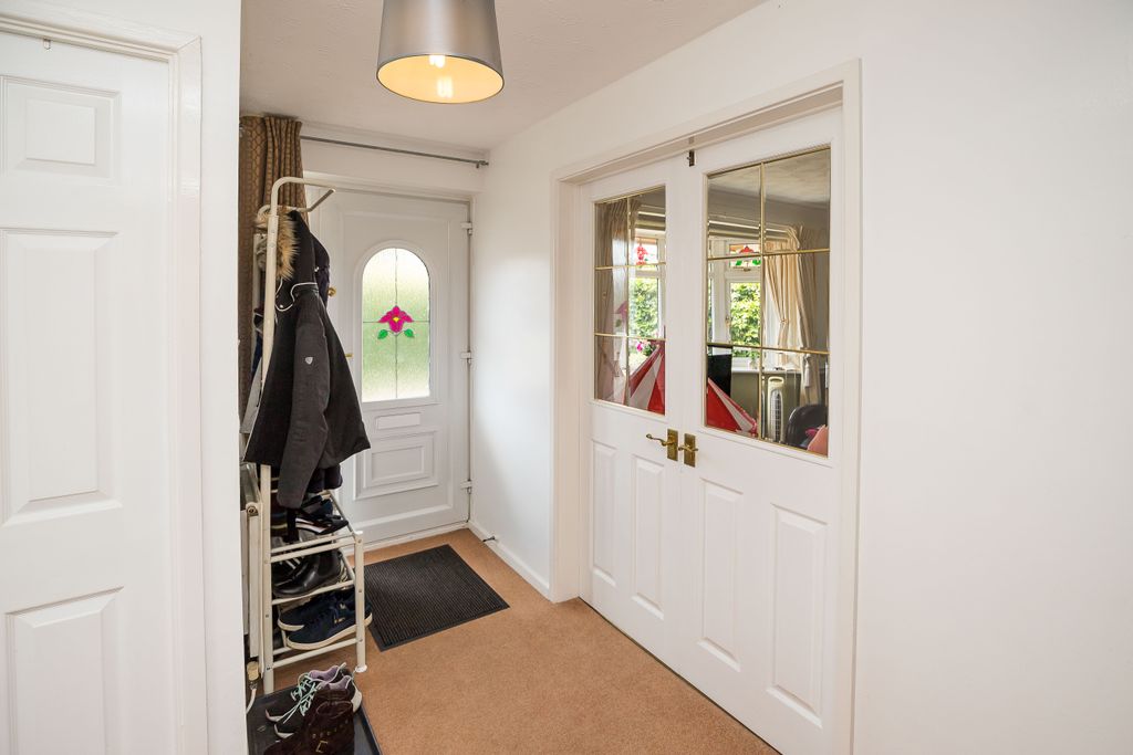 Property photo 3 of 25 Image00014