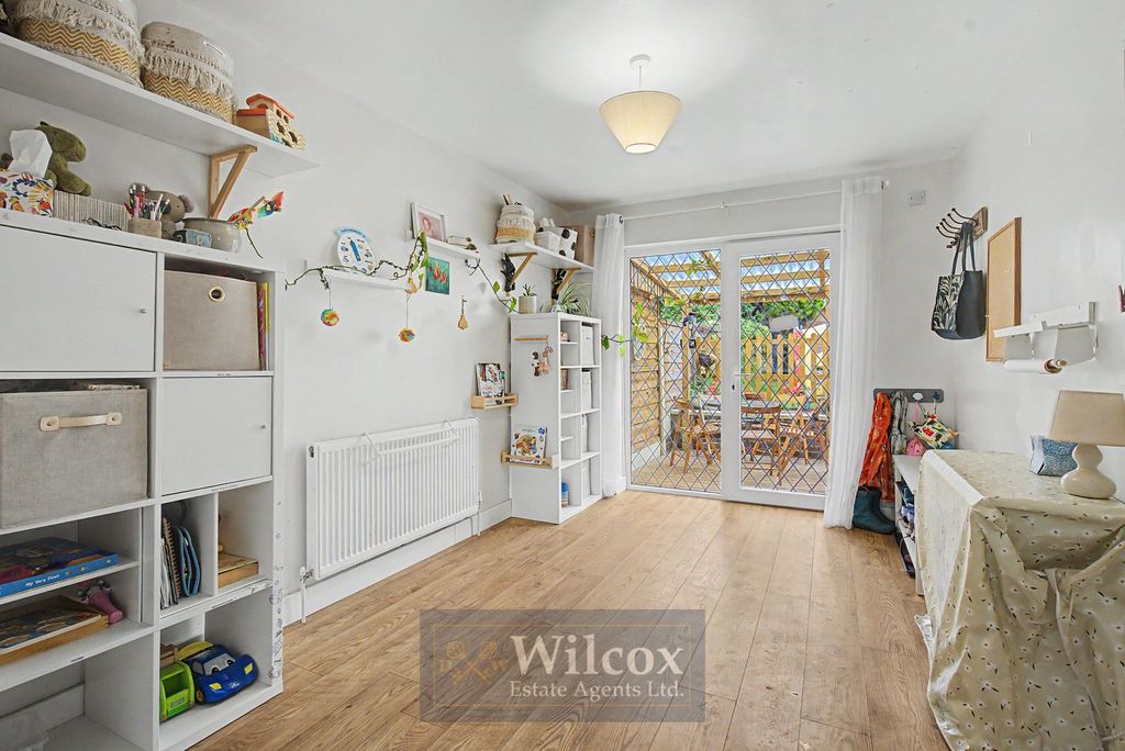 Property photo 3 of 31