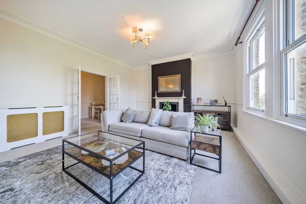 Property photo 1 of 15 999837 (2)