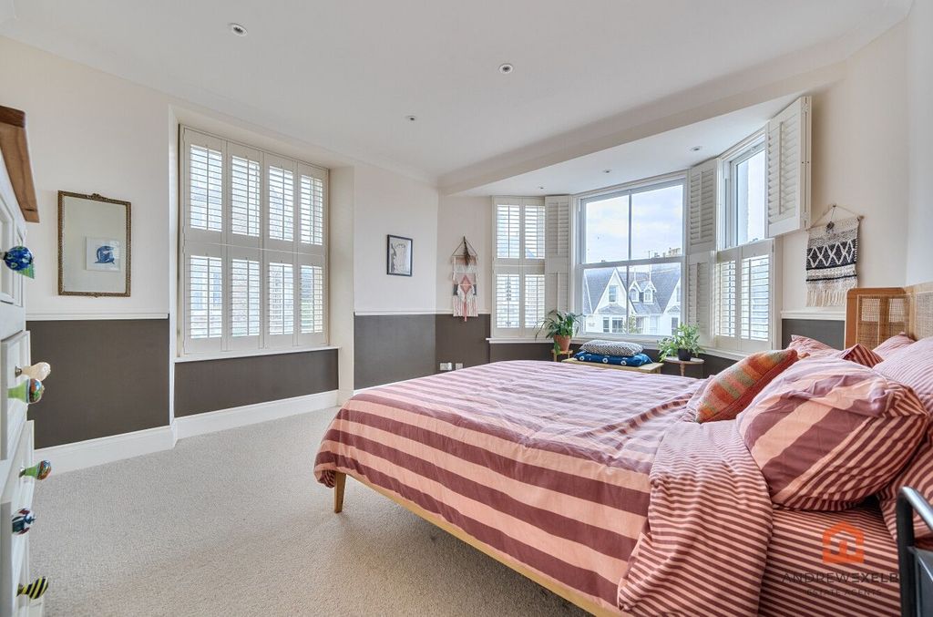 Additional image 8 of 2 bed flat for salePenzance TR18