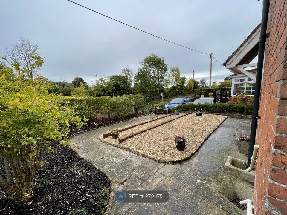 Property photo 2 of 17 Front Garden 2