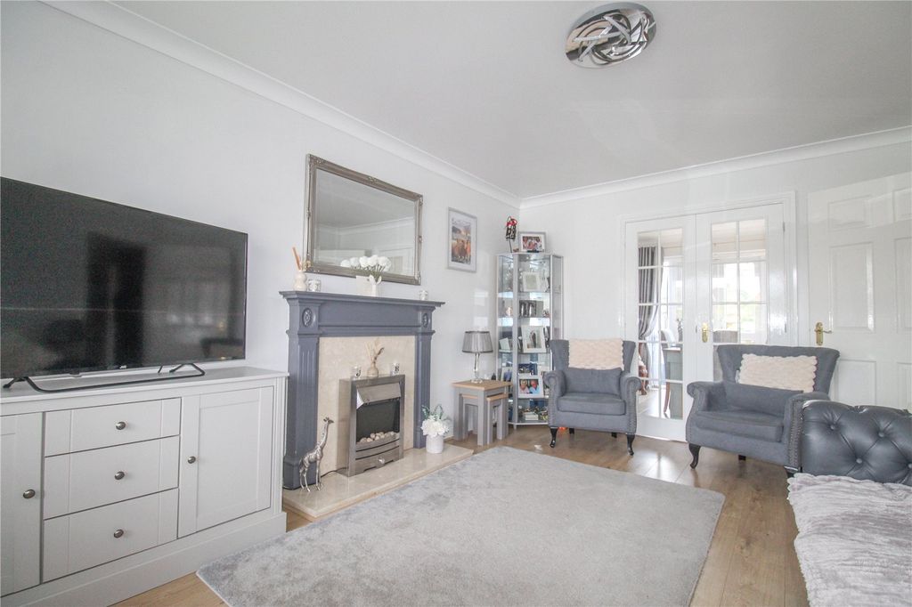 Property photo 3 of 19 Picture No. 10