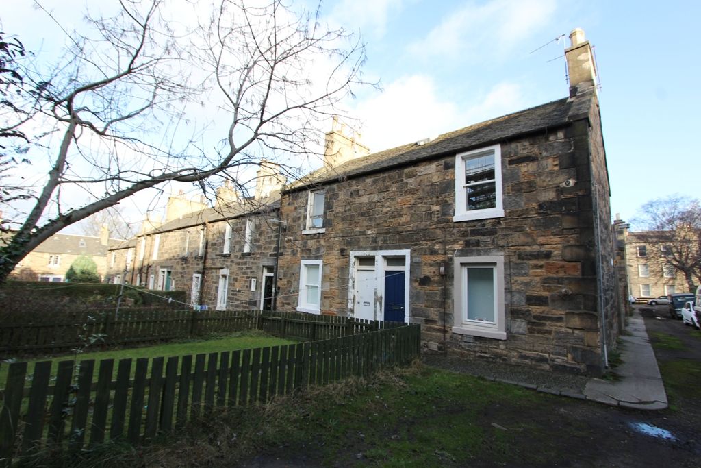 Property photo 1 of 8 Exterior