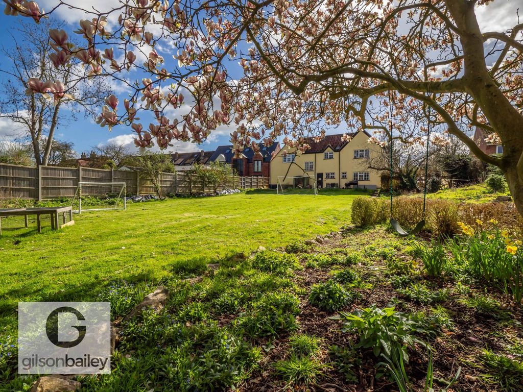 Property photo 3 of 27