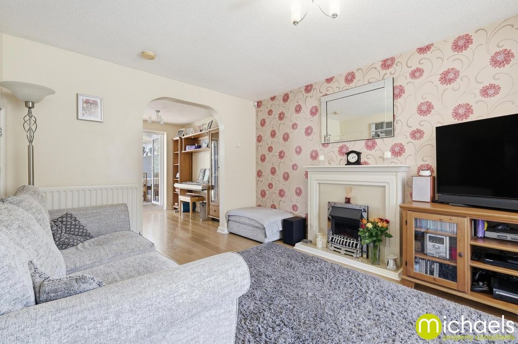 Property photo 2 of 28