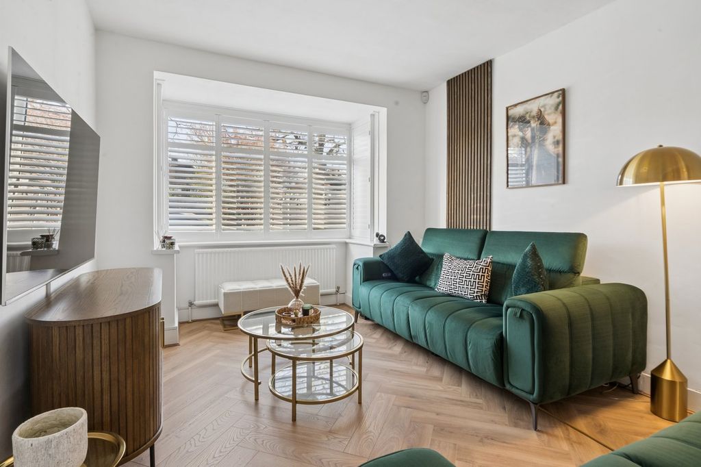 Property photo 2 of 24