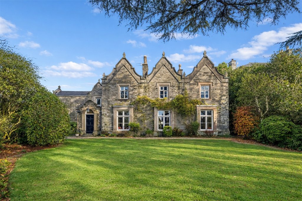 Property photo 1 of 30 (Main)