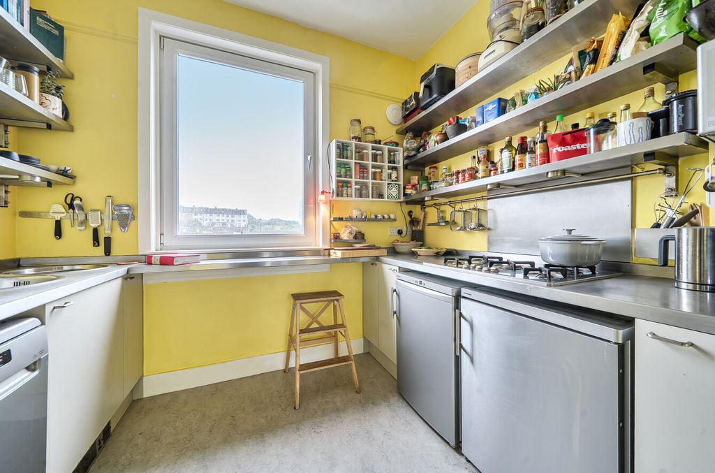 Property photo 3 of 9 1469442-18-6A203B...