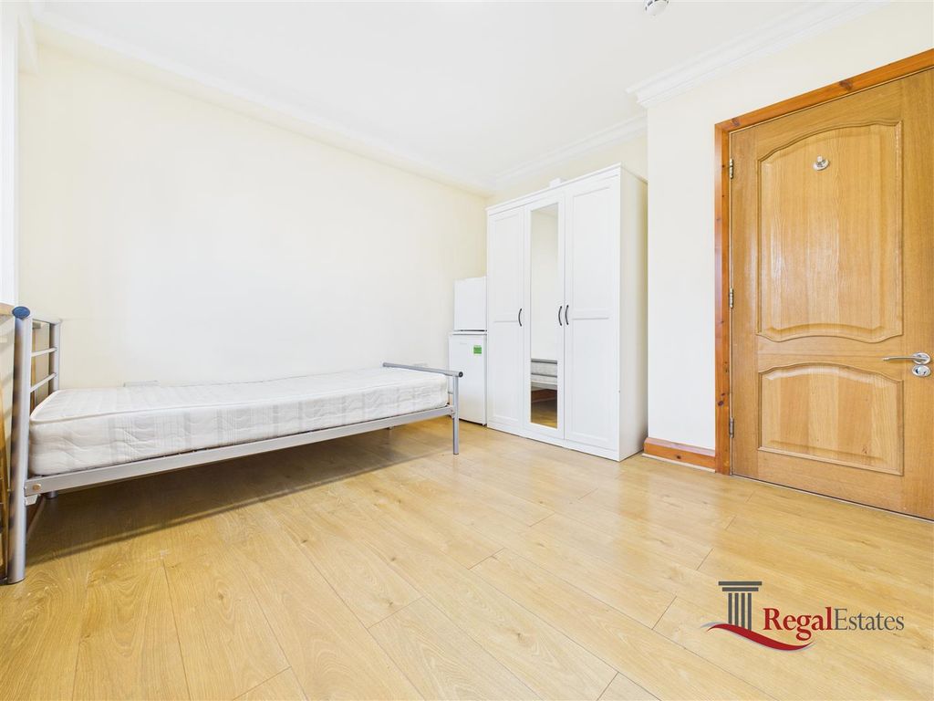 Property photo 2 of 5 Cam02489G0-Pr0241-Still002.Jpg