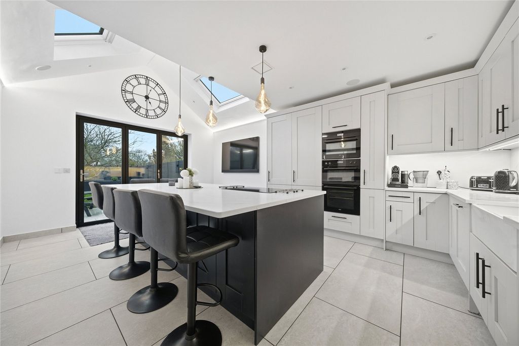 Property photo 2 of 30 Picture No. 15