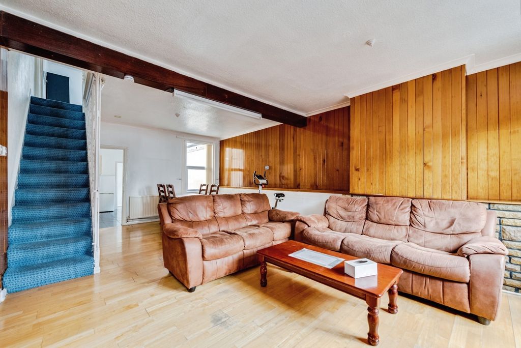 Property photo 3 of 15 Pbox-Img.Jpg
