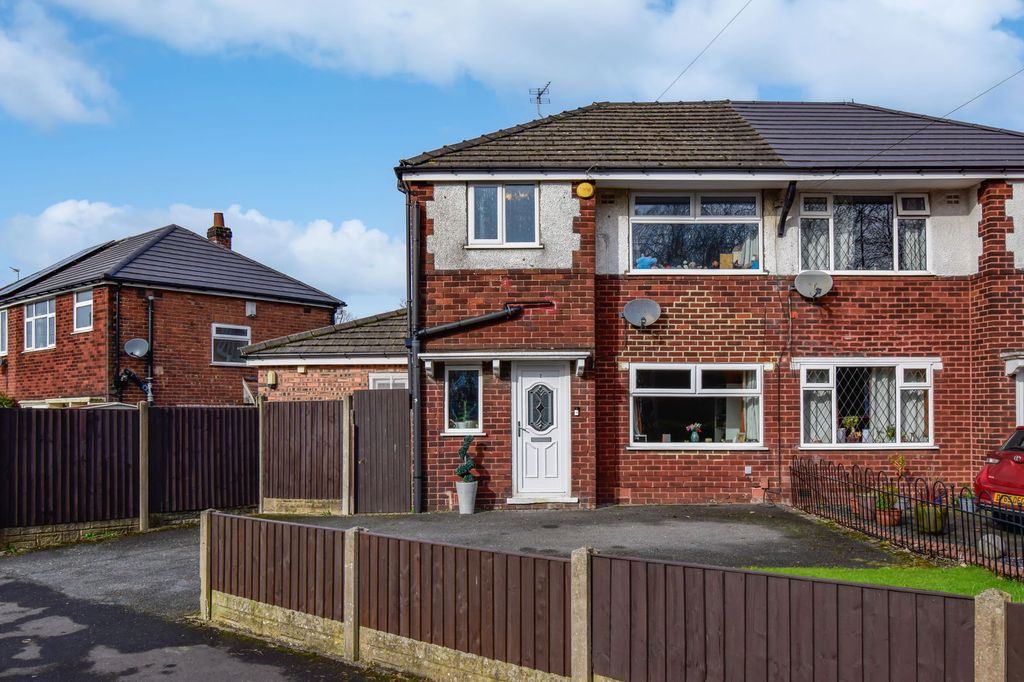 Property photo 1 of 17