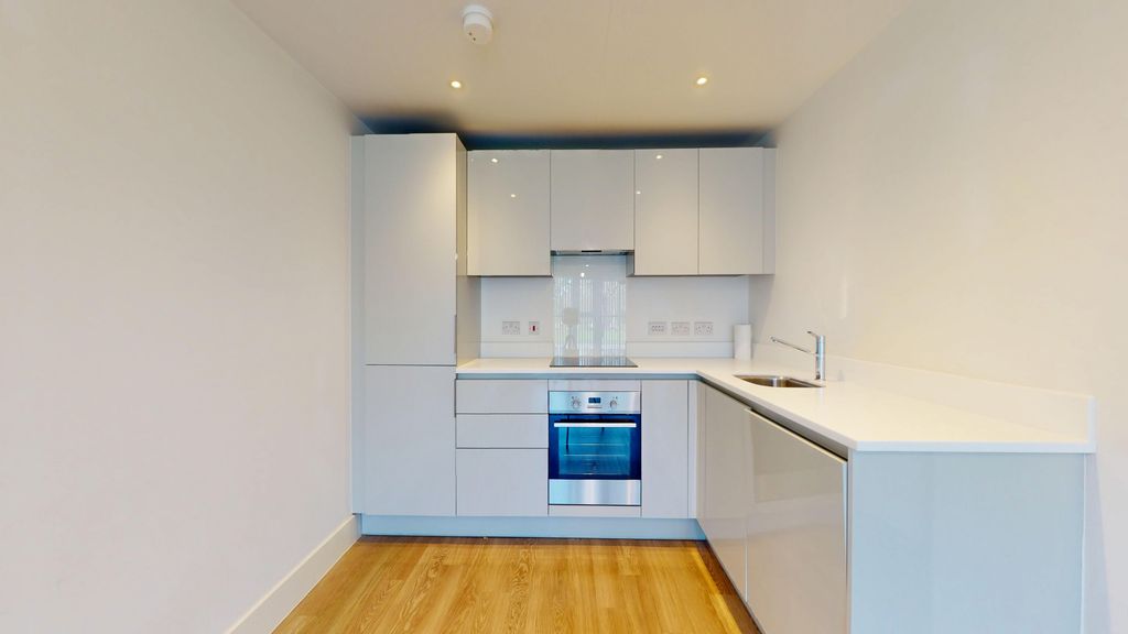 Property photo 3 of 9 Kitchen - Angle 1