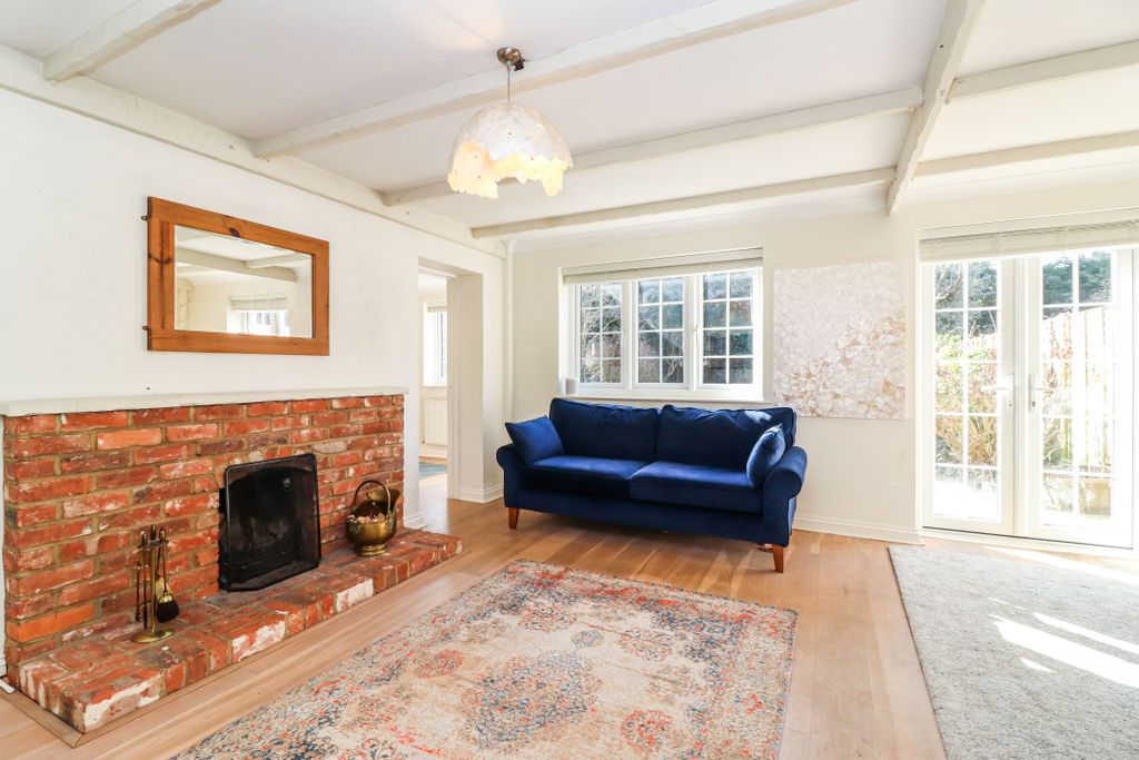 Property photo 2 of 31