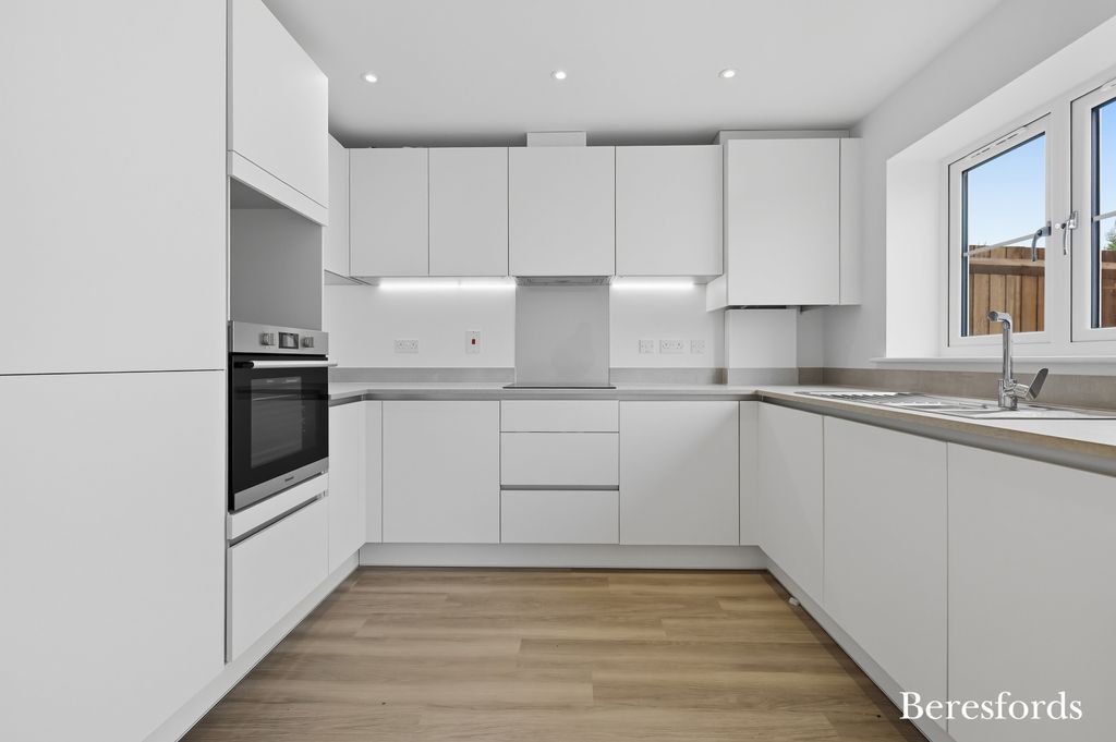 Property photo 3 of 19 Picture No. 25