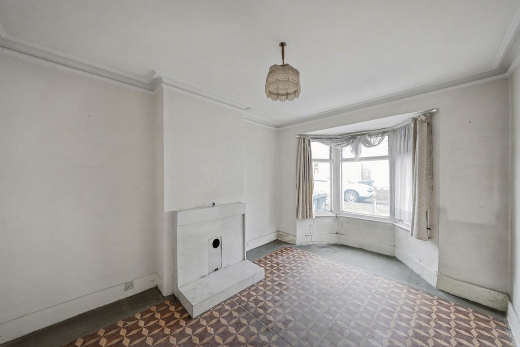 Property photo 3 of 14 42 Northfield Road, Ealing, London, W13 9Sy