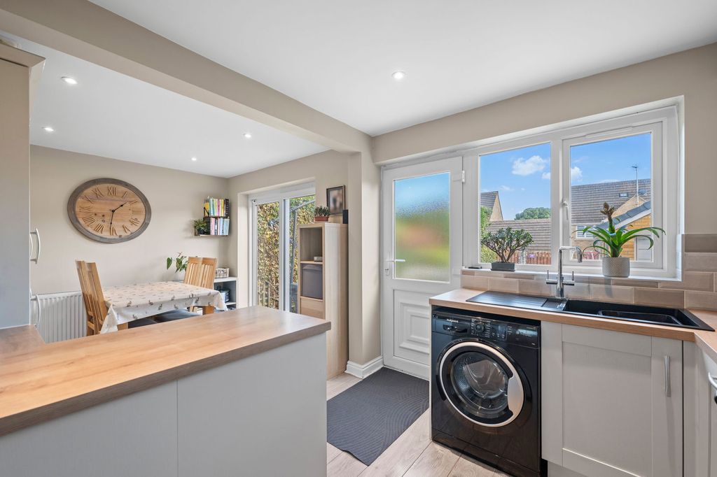 Property photo 2 of 29