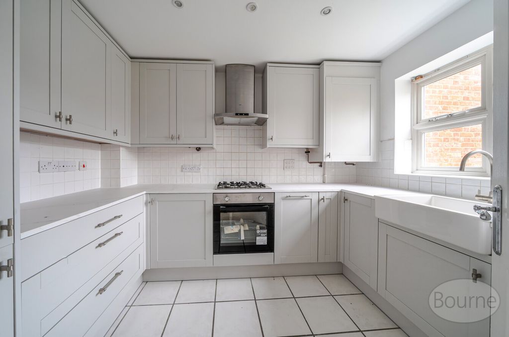 Property photo 3 of 17 Fb6Bcb51-8935-406...