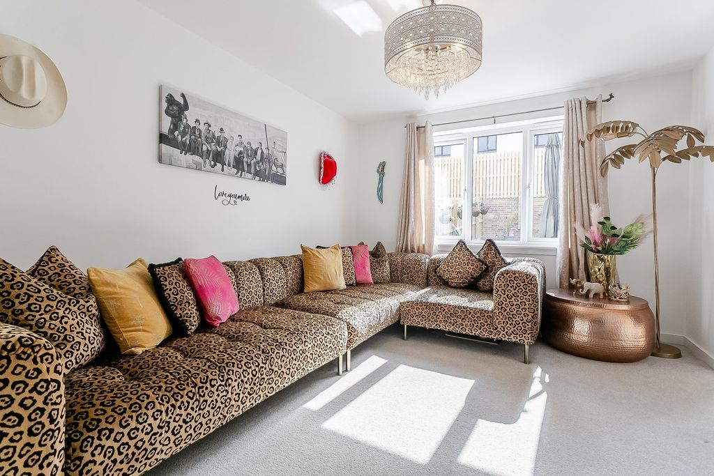 Property photo 2 of 26