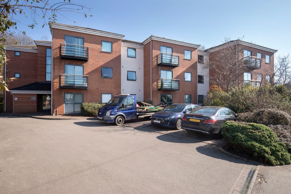 Property photo 1 of 7 Flat 5, Bluestone Court-02