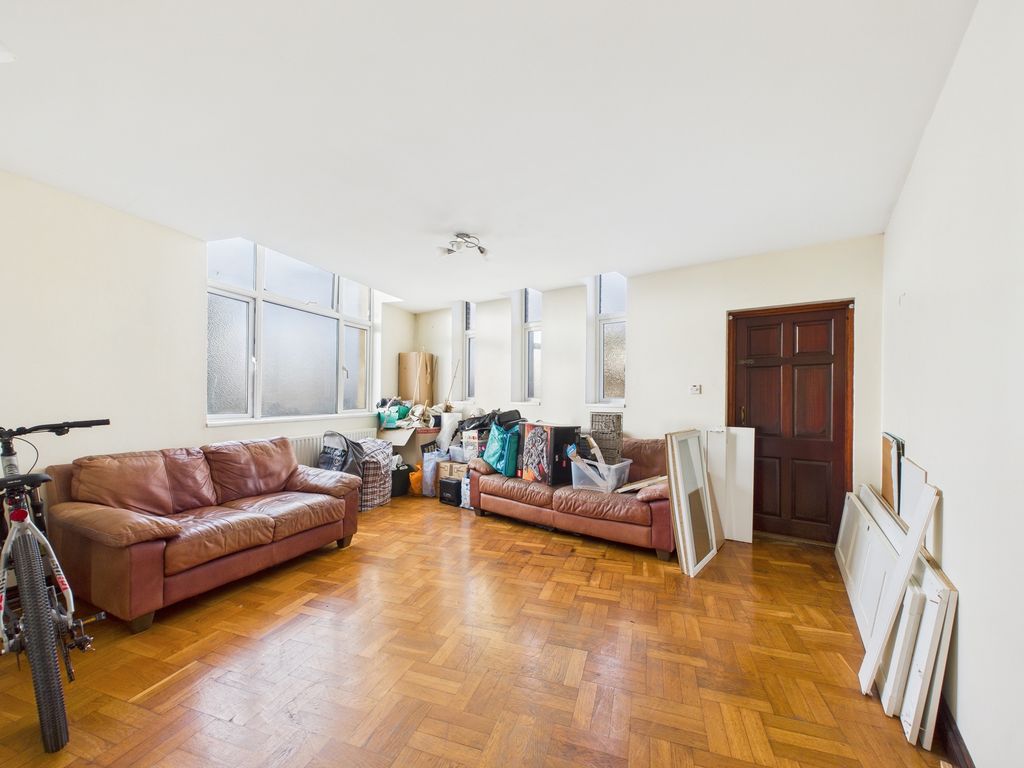 Property photo 3 of 9