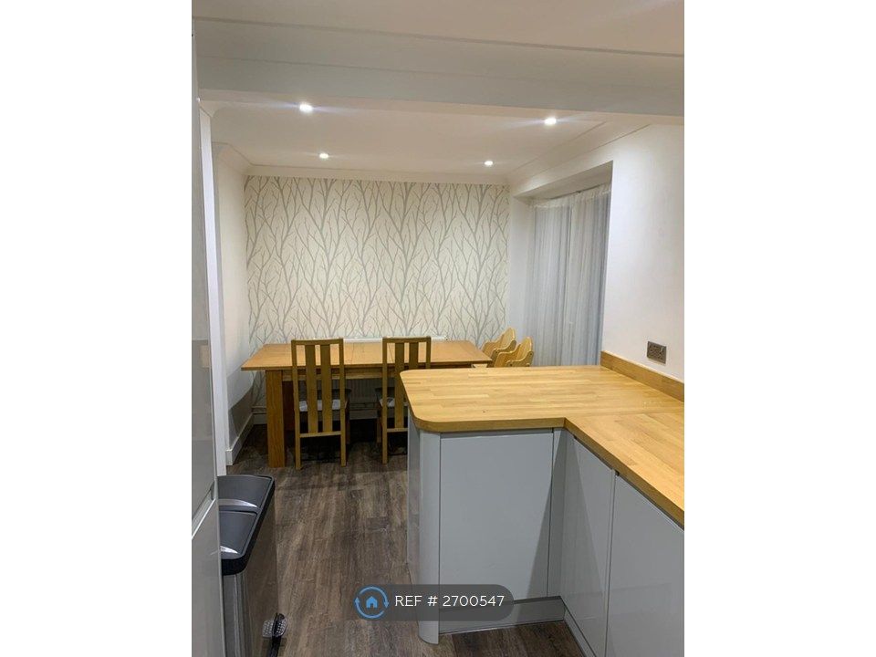 Property photo 3 of 13 Kitchen