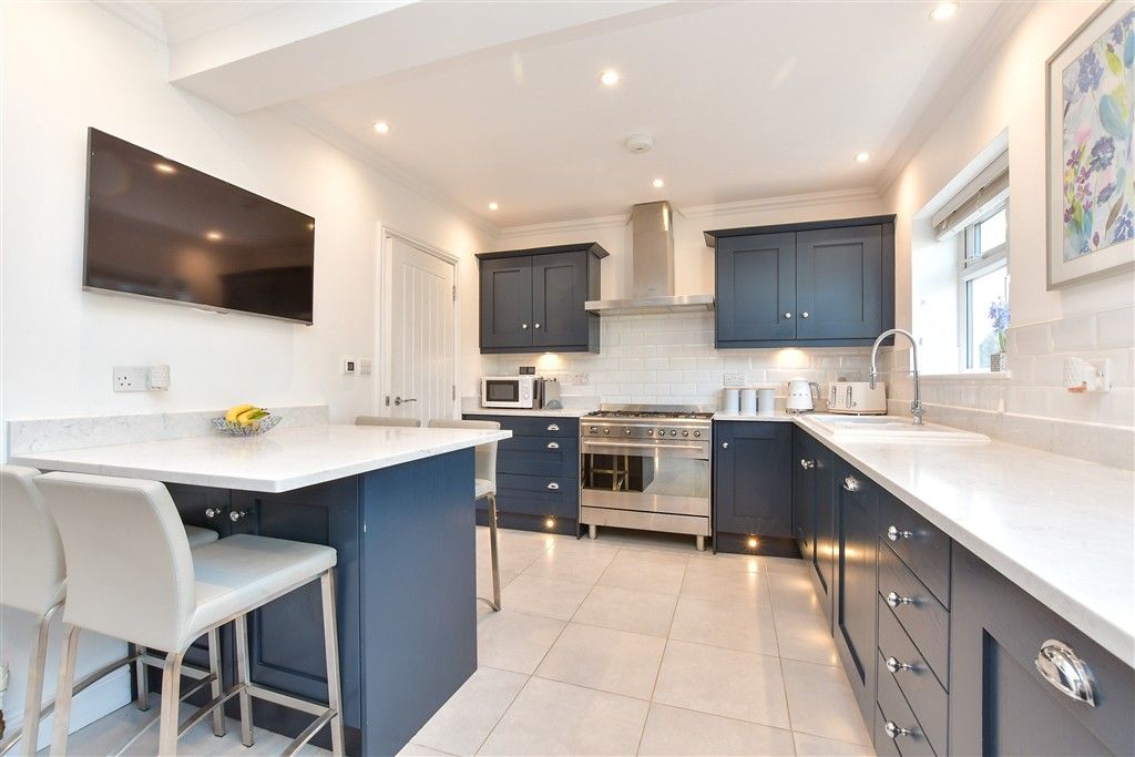 Property photo 3 of 22 Kitchen