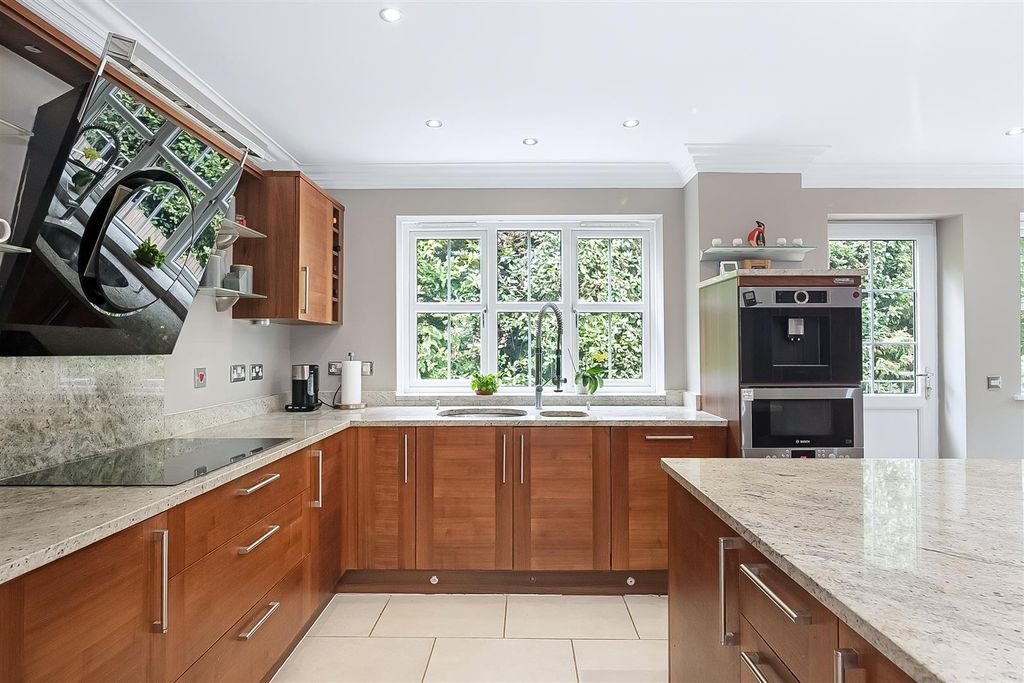 Property photo 2 of 20 Kitchen/Diner