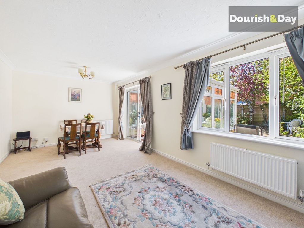 Property photo 2 of 21