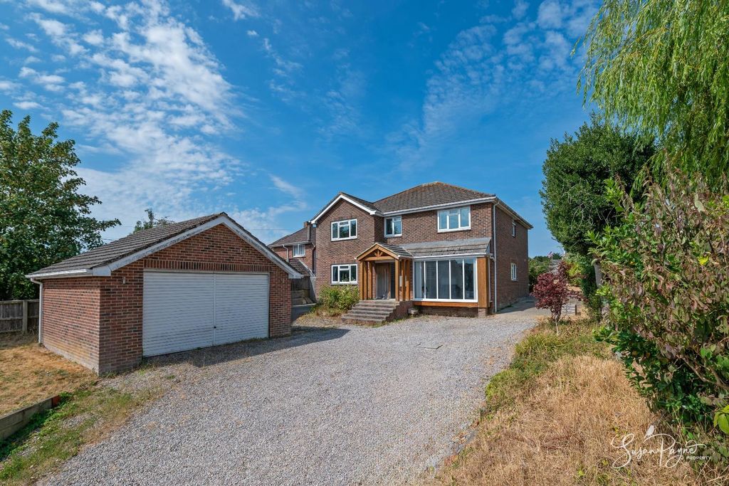 Property photo 1 of 37 53 Church Road