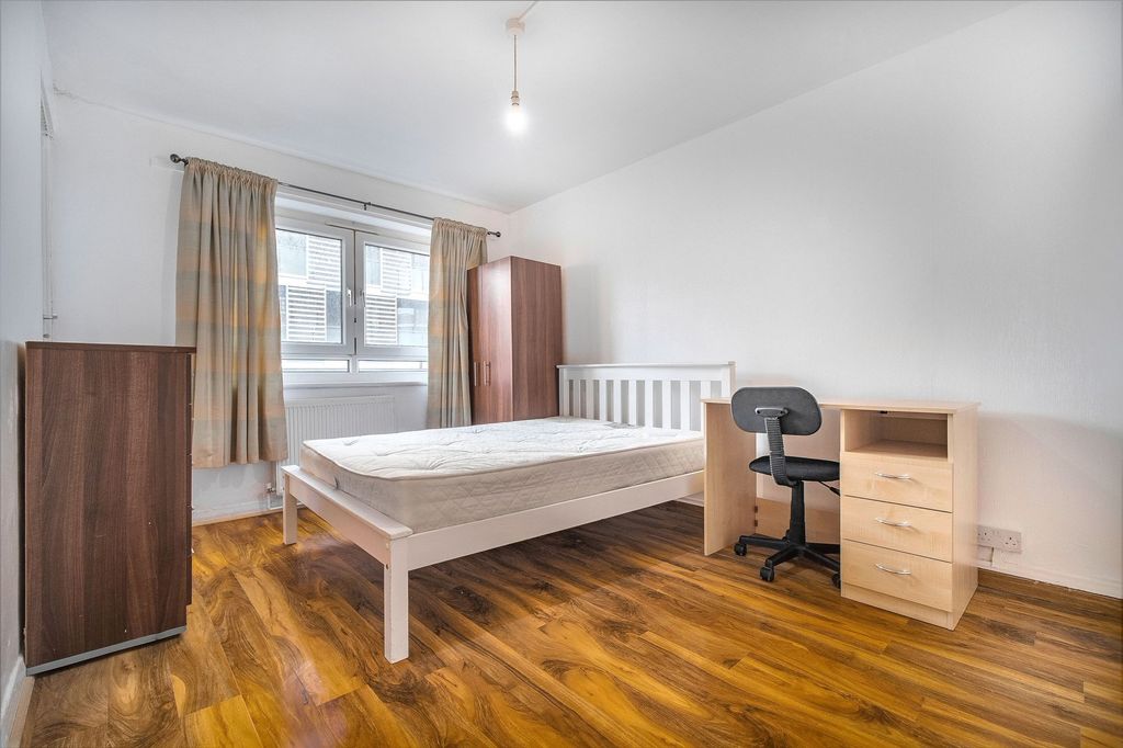 Property photo 1 of 10 Bedroom 1