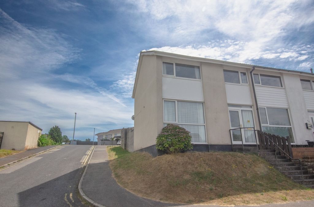 Property photo 1 of 14 33 Flamank Park-2